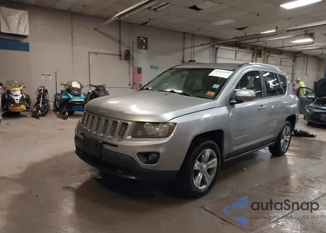 2016 Jeep Compass Latitude из США, поврежденный, VIN 1C4NJDEB4GD631759